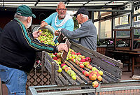 Filename=apfelsaftsaison20250830_004.jpg
Filesize=716KiB
Dimensions=1920x1308
Date added=Oct 04, 2025 apfelsaftsaison20250830_004.jpg